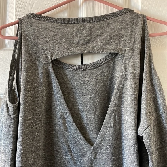 Chaser cold shoulder back cutout long sleeve tee - Picture 5 of 7